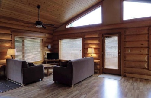 Clearwater Apartment | Cozy 2 bed 2 bath Log home Alpine Meadows