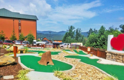 Gatlinburg - Pigeon Forge Resort | Cozy 2 bed & 2 bath unit in Westgate Smokey Mtn. Resort & Water park.nSleeps 6