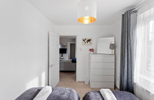 Newham Apartment | Cozy 2 Bed Apartment Close to Lcy & Excel