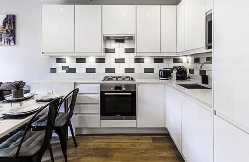 Southfield Apartment | Cozy 2 Bed Apartment in Chiswick
