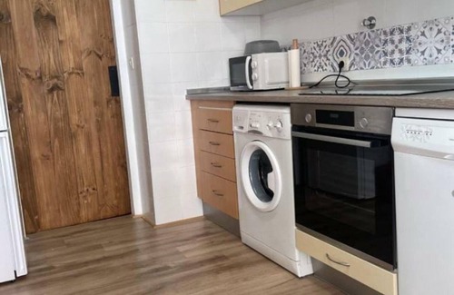 Jaca Apartment | Cozy 2-Bed Apt in Jaca with Terrace and Parking, 10 min Walk to Center