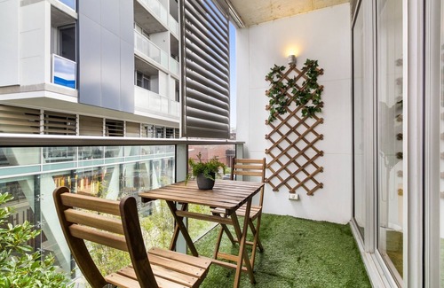 Fitzroy North Apartment | Cozy 2-Bed only 15 Min to Melbourne CBD