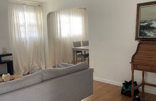 Riviera - Westchester House | Cozy 2 bedrm house in charming downtown Bakersfield with AC, fitness area & more
