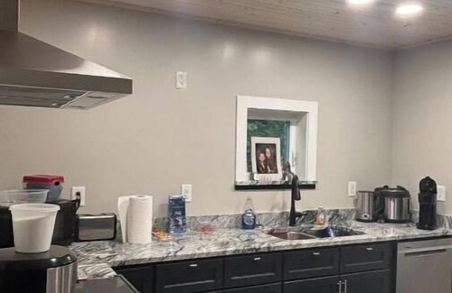 North Pole Cabin | Cozy 2 bedroom, 1.5 bathrooms located in North Pole Alaska