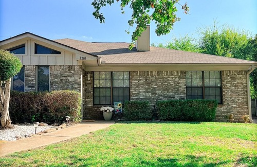 Tyler House | Cozy 2 bedroom 2 bath duplex near UT Tyler!