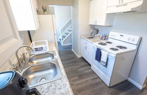 Erlanger Apartment | Cozy 2-bedroom, 2 bath in charming Central location near Cincinnati