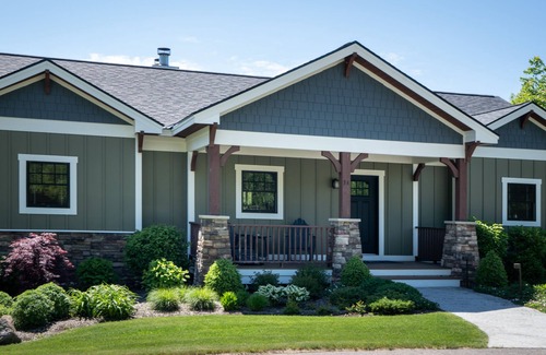Harbor Springs Cottage | Cozy 2 Bedroom-2 Bath Cottage Near Ski Resorts! Stay at True North Golf Club