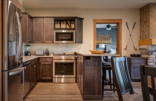 Harbor Springs Cottage | Cozy 2 Bedroom-2 Bath Cottage Near Ski Resorts! Stay at True North Golf Club