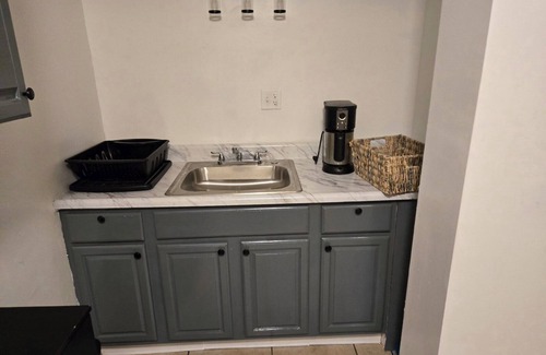 East Orange Apartment | Cozy 2-bedroom apartment in awesome East Orange. A place to thrive
