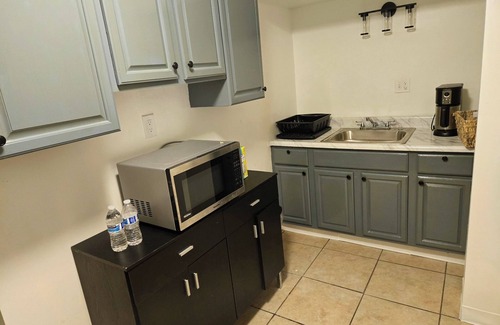 East Orange Apartment | Cozy 2-bedroom apartment in awesome East Orange. A place to thrive