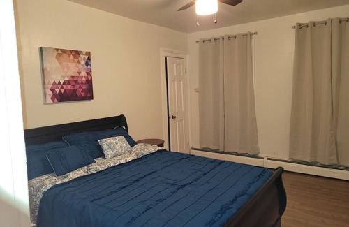 Bridgeport Apartment | Cozy 2-bedroom apartment in Bridgeport with WiFi, AC Heat, washer dryer, Parking