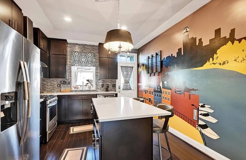 Greektown Apartment | Cozy 2-bedroom apartment in welcoming Baltimore with WiFi, AC
