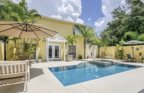 Laurel Apartment | Cozy 2 Bedroom Apartment Close to the Beach!