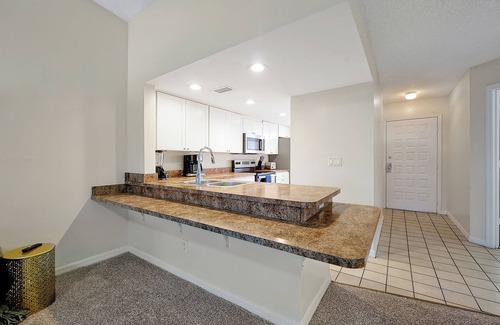Oak Ridge Apartment | Cozy 2-bedroom apartment in charming Orlando with AC, WiFi