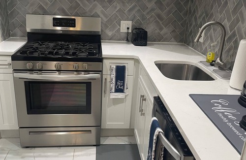 Aldan Apartment | Cozy 2-bedroom apartment in charming Aldan