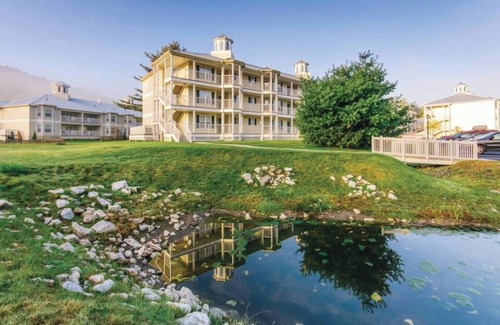 South Lee Apartment | Cozy 2-bedroom apartment with WiFi, fitness room in enjoyable Lee
