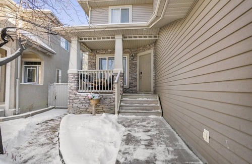 Calgary House | Cozy 2-Bedroom Basement Suite Retreat Calgary