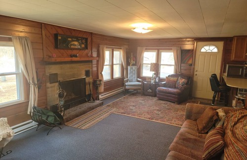 Grand Junction Cottage | Cozy 2 bedroom cottage with fireplace