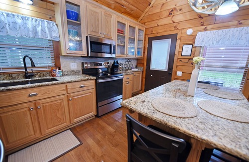 Blairsville Cabin | Cozy 2-bedroom cabin with hot tub & quaint view of horse farm
