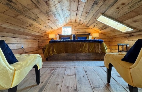 Catskill Cabin | Cozy 2-bedroom cabin in tranquil Catskill with WiFi, AC