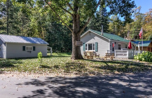Northwoods Beach Cabin | Cozy 2-bedroom cabin in the beautiful Northwoods on Lac Courte Orielles Lake!