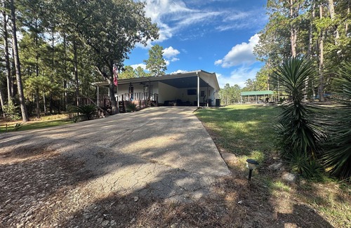 Brookeland Cabin | Cozy 2-Bedroom Cabin in the Heart of Rayburn Country Resort