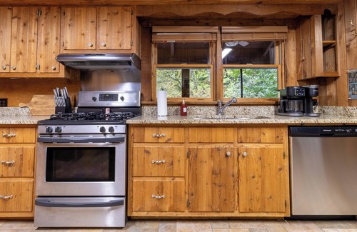 Chatsworth Cabin | Cozy 2-bedroom cabin in charming Chatsworth, Georgia