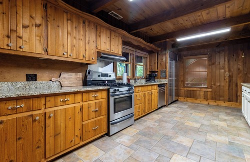 Chatsworth Cabin | Cozy 2-bedroom cabin in charming Chatsworth, Georgia