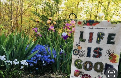 Newport Cabin | Cozy 2-bedroom cabin with hottub in welcoming Newport with AC, WiFi