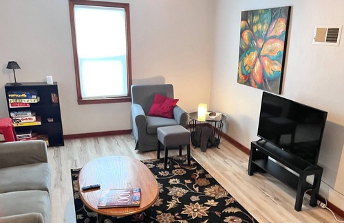 Red Wing House | Cozy 2 Bedroom close to Cannon Valley Trail