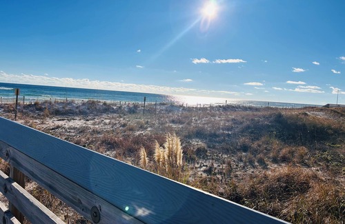 Mary Esther Condo | Cozy 2-bedroom condo on the water in Mary Esther
