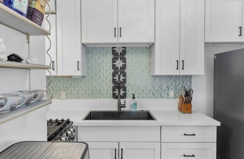 Hilo Condo | Cozy 2-bedroom condo in charming Hilo with WiFi, AC