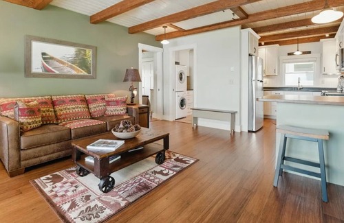 Gilford Condo | Cozy 2-bedroom condo in welcoming Gilford with AC