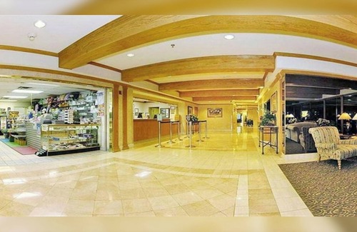 Las Vegas Strip Condo | Cozy 2-bedroom condo on the strip. Sleeps 6 to 8 people, fitness room, and pool.
