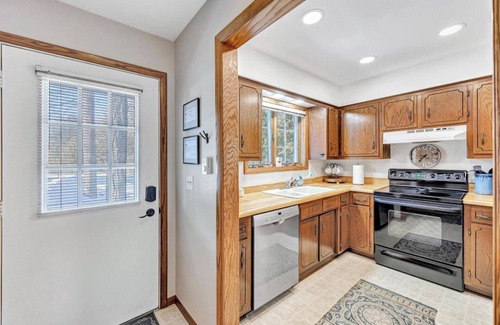 Sister Bay Condo | Cozy 2-bedroom condo in charming Sister Bay, walking distance to the beach