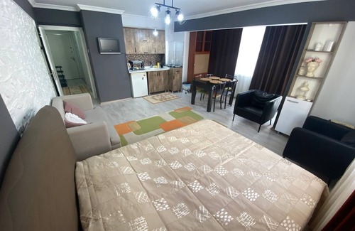Old Town Condo | Cozy 2-bedroom condo with WiFi, AC in beautiful İzmir