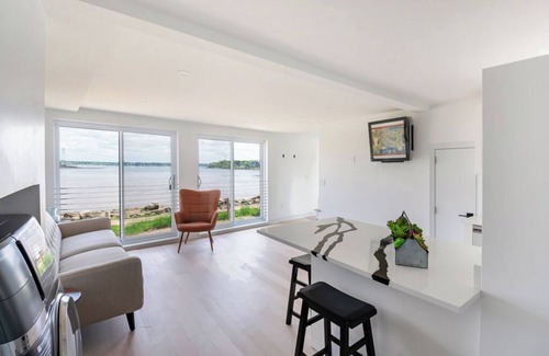 Salem Condo | Cozy 2-bedroom condo with WiFi, AC in charming Salem