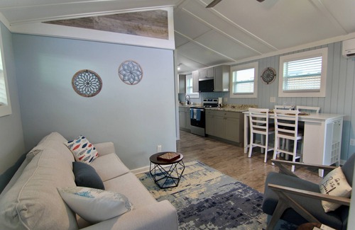 Key West Historic District Cottage | Cozy 2-bedroom cottage in Old Town Key West, with shared pool