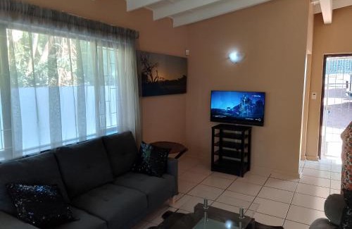 Durban North Apartment | Cozy 2 bedroom cottage