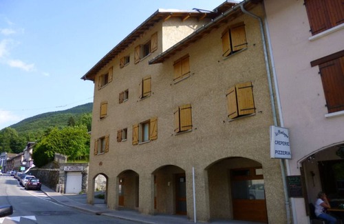 Brides-les-Bains Apartment | Cozy 2-bedroom apartment, near shops, parking, wifi, pets allowed