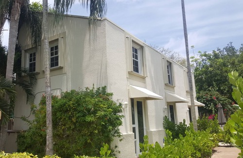 Coconut Grove House | Cozy 2 bedroom home in the heart of Coconut Grove - Walk Everywhere!