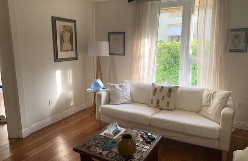 Coconut Grove House | Cozy 2 bedroom home in the heart of Coconut Grove - Walk Everywhere!