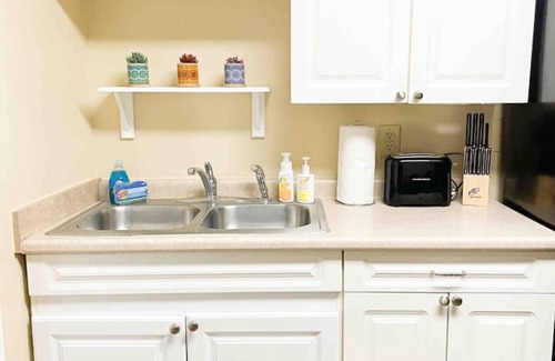 Englewood House | * Cozy 2 bedroom home with 2 TV’s *