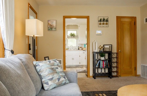Lind-Bohanon House | Cozy 2-bedroom house