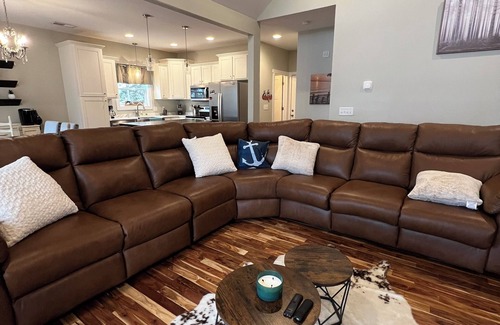 Somerset House | Cozy 2 bedroom house in charming Somerset with WiFi, AC with seasonal Lake View
