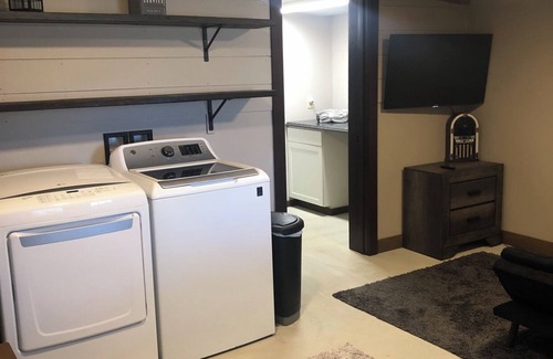 Yellville Cottage | Cozy 2 bedroom in Lead Hill by Bull Shoals Lake