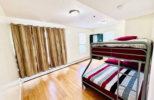 Jamaica Hills Apartment | Cozy 2-bedroom in peaceful Queens with AC
