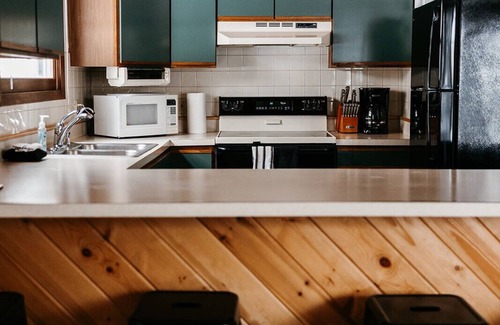 Crosslake Cabin | Cozy 2 Bedroom Lakefront Cabin on Crosslake w/Sauna