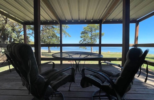 Pottsboro Cabin | Cozy 2 Bedroom Lakeview Cabin: Cabin A