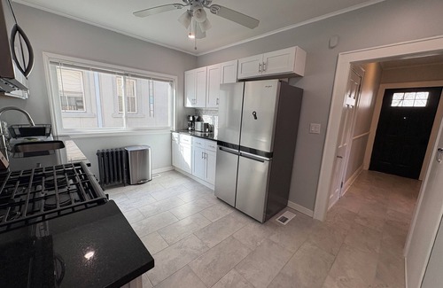 Garwood House | Cozy 2-bedroom, Newly Remodeled & Fully Furnished in Convenient Garwood. Pets OK